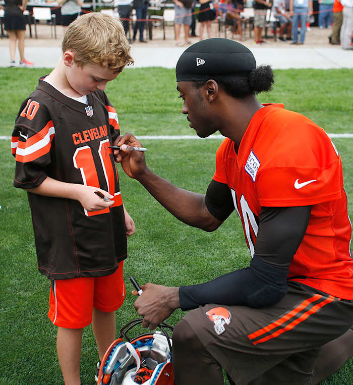 2016-0729-Cleveland-Browns-training-camp-Robert-Griffin-III.jpg